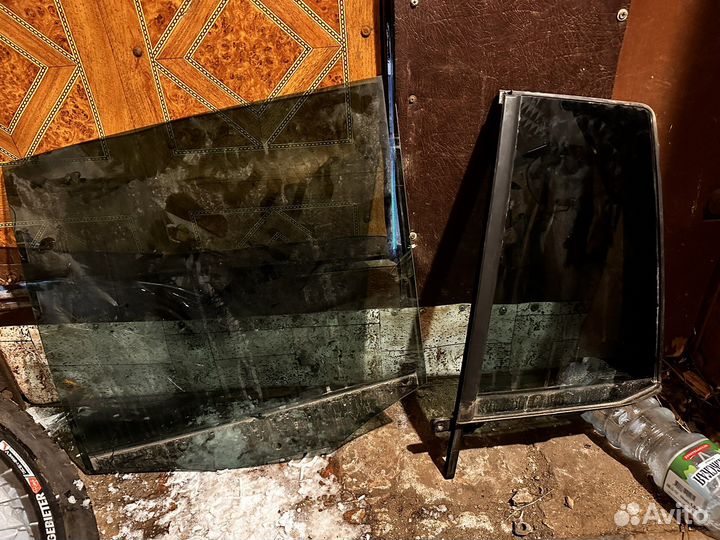 Стекло левое водительское tiguan 1