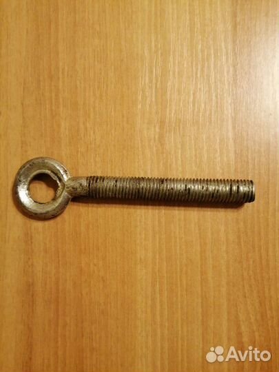 Буксировочный крюк