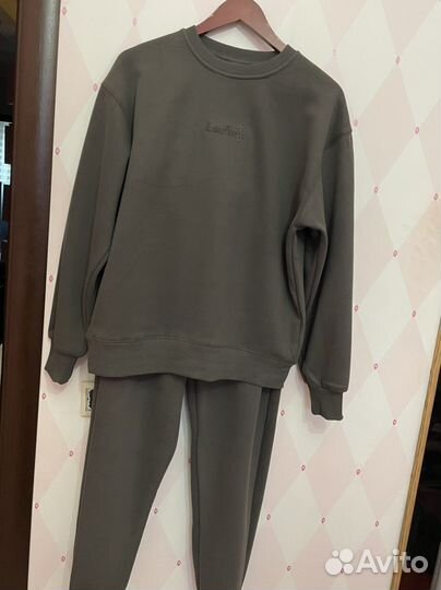 Спортивный костюм женский