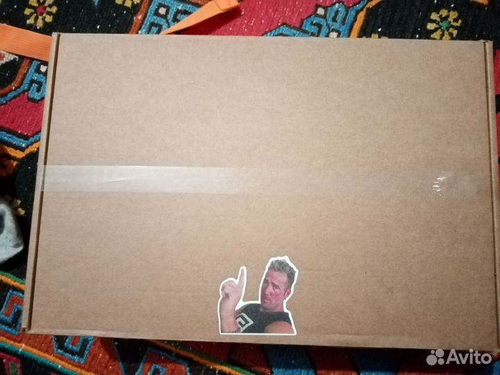 Коробка с наклейками
