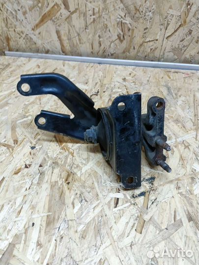 Подушка двигателя Toyota Corolla CE 108 2C
