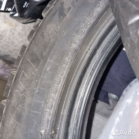 Bridgestone Blizzak Revo GZ 215/55 R17