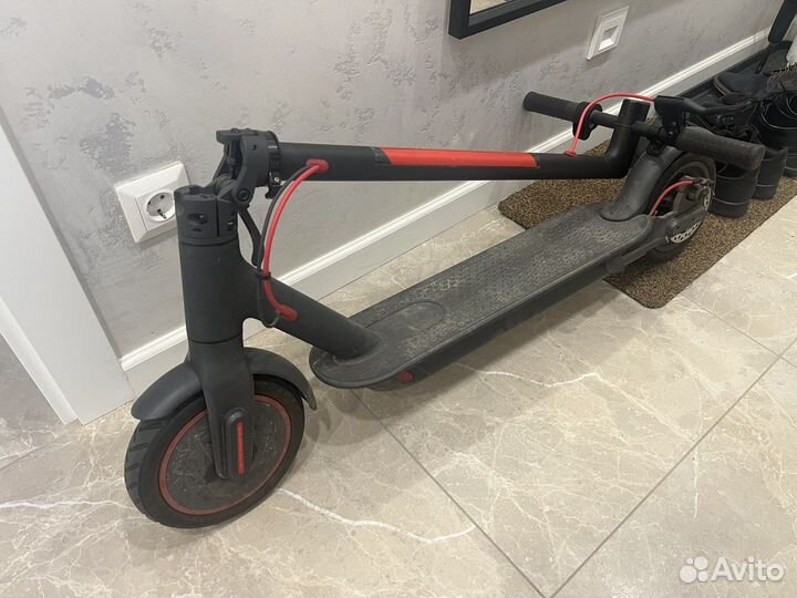 Электрический самокат Xiaomi M365 Pro