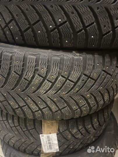 Michelin X-Ice North 4 215/65 R17C 106T