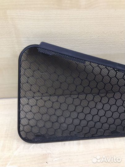 Решетка (жабо) правая Ford Focus 3