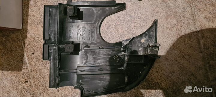 Крышка двигателя mercedes