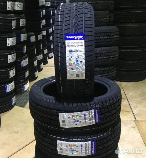 Windforce Snowblazer UHP 225/45 R18