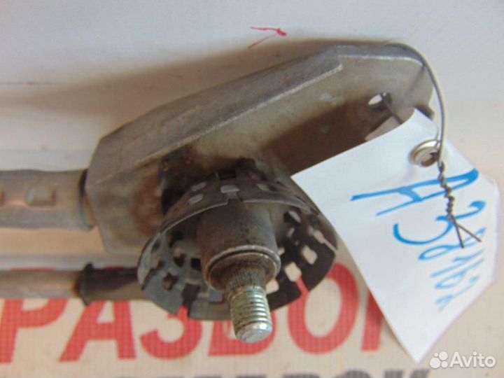 Трапеция стеклоочистителей для Mitsubishi Lancer I