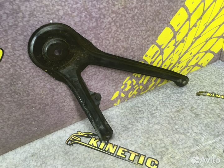 Опора Кронштейн подрамника к кузову Альфард ATH10