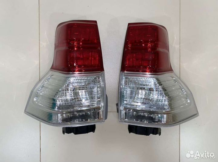 Фонарь задний (1) шт Toyota Land Cruiser 150