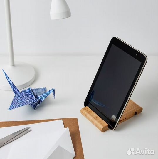 IKEA Бергенес подставка для телефона 13х8см бамбук