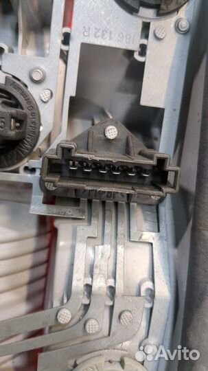 Фонарь (задний) правый Mercedes SLK R170