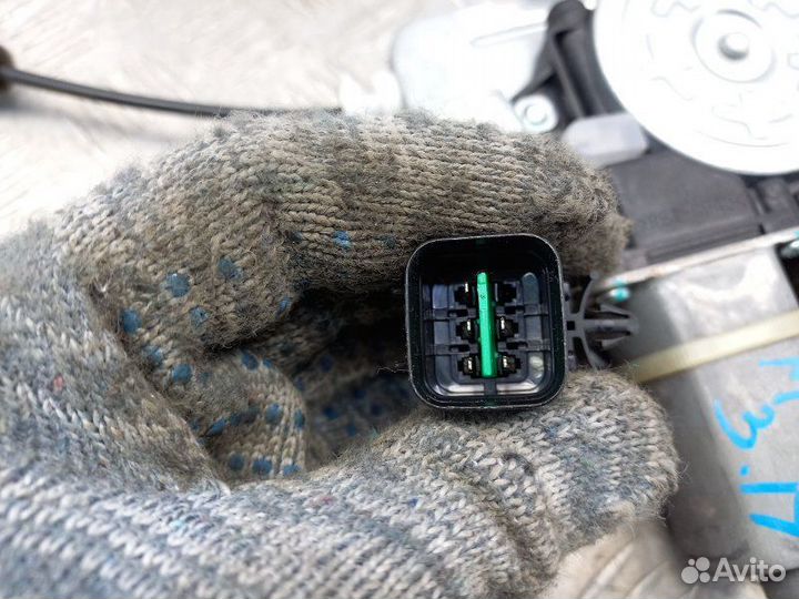 Стеклоподъемник электр. задний правый Opel Antara