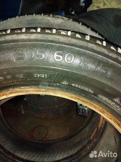 Michelin Agilis 215/55 R16