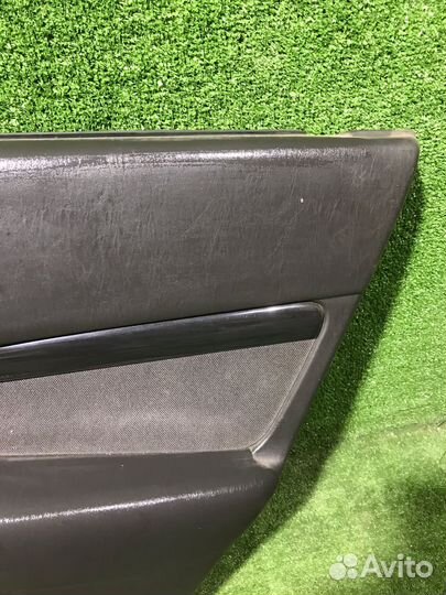Накладка задней правой двери Ford Focus 1 хэтчбек