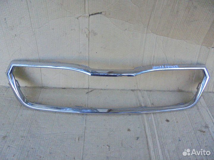 Молдинг хром решетки радиатора Skoda Rapid 2 20-22