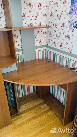 Компьютерный стол