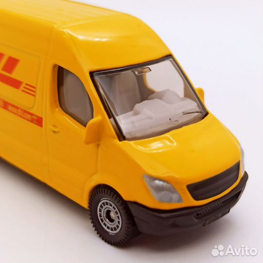 Машинка фургон DHL Siku