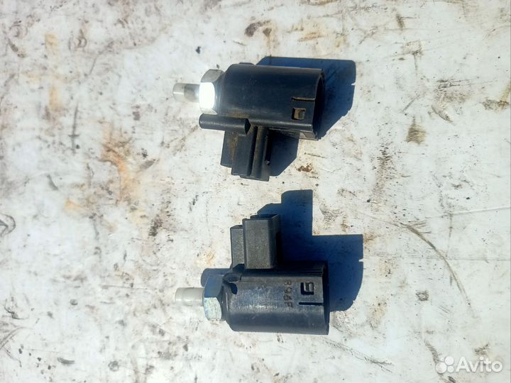 Датчик положения педали сцепления Toyota Corolla 1