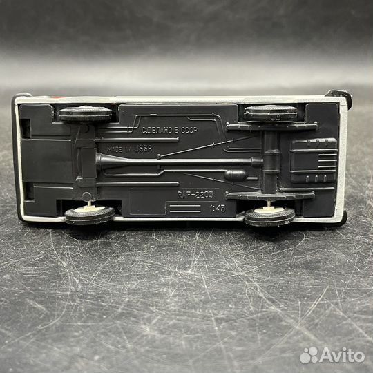 Модель моделька 1:43 RAF 2203 скорая медицинская
