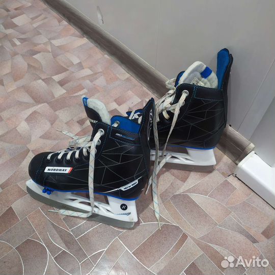 Коньки хоккейные