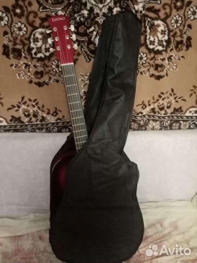 Акустическая гитара