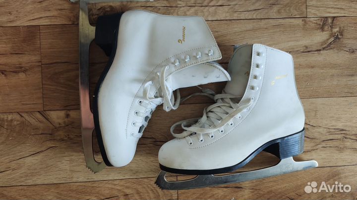 Коньки фигурные 42