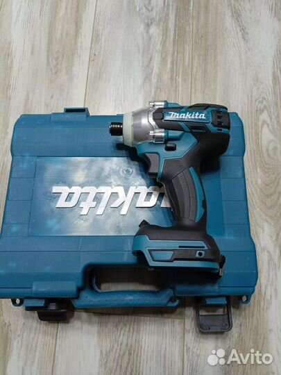 Винтоверт ударный аккумуляторный Makita