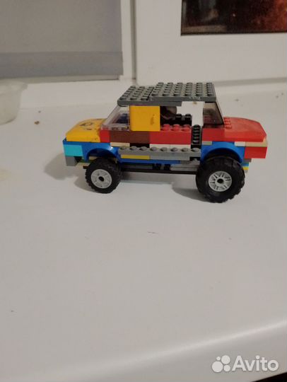 Lego машинка внутри человечек без рук