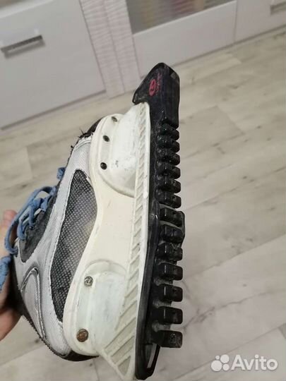 Коньки хоккейные