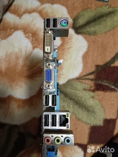 Материнская плата на 1155 сокете