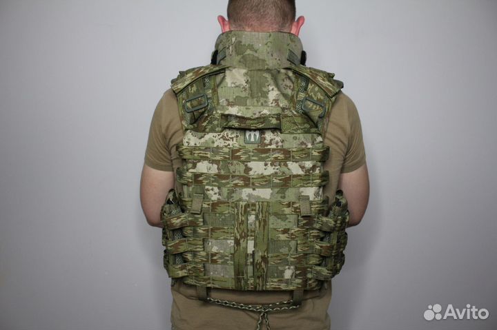 Плитник с модулями и подсумками