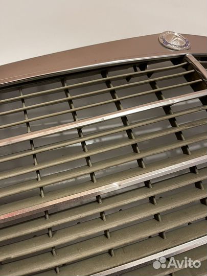 Решотка радиатора на mercedes w123