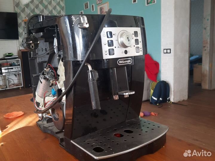Кофемашина delonghi magnifica s