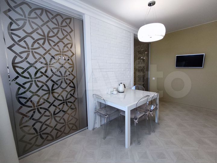 3-к. квартира, 97,3 м², 9/10 эт.