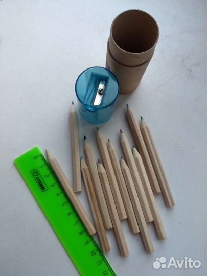 Линейки, угольники, цветные карандаши