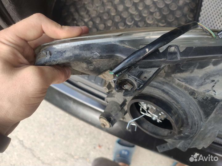 Фара левая перед Mitsubishi Lancer 9