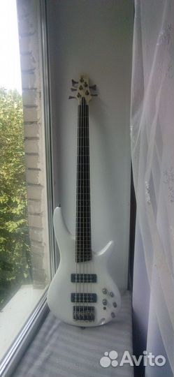 Бас гитара Ibanez SR305E-PW 5 струн