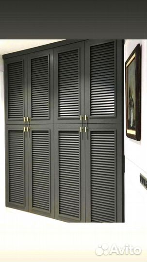 Стильные шкафы в прихожую из мдф с жалюзийными фас