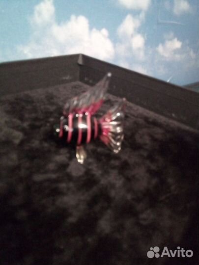 Стеклянный слоненок на лаве Этны, рыбка, собака