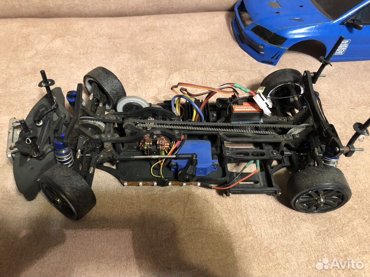 Радиоуправляемая машина для дрифта