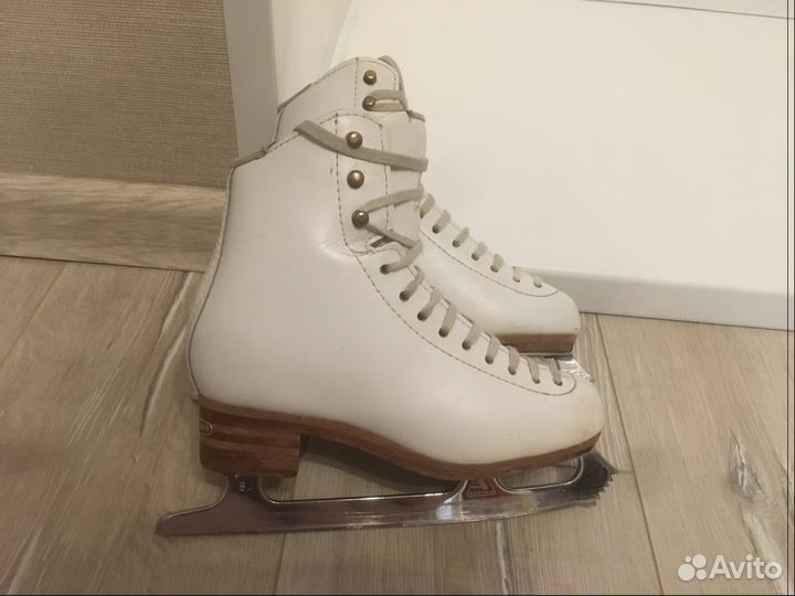 Фигурные коньки Jackson Freestyle