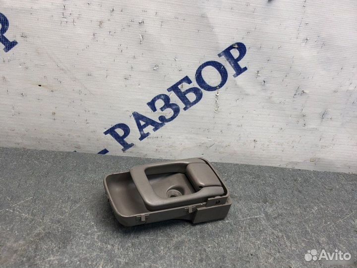 Ручка салона правая Nissan Cube Z10