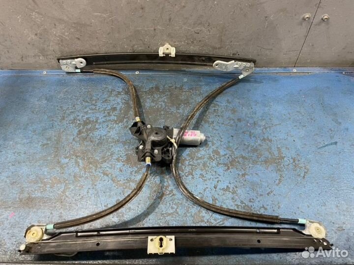 Стеклоподъемник передний правый Chrysler Voyager 4