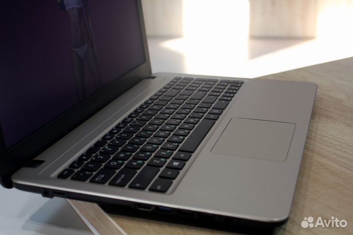 Ноутбук Asus для дома и офиса