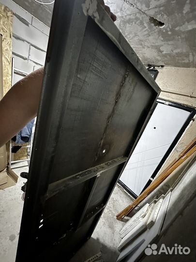 Дверь входная металлическая