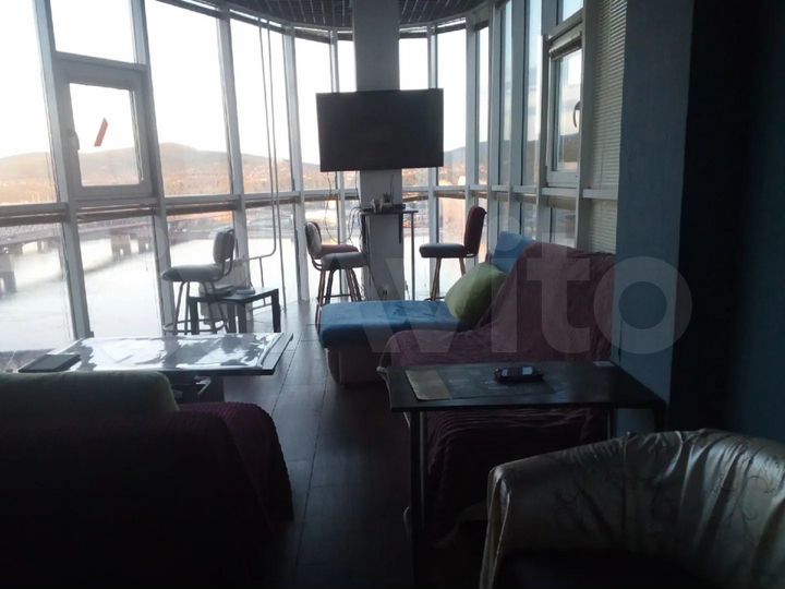 2-к. квартира, 58 м², 4/17 эт.