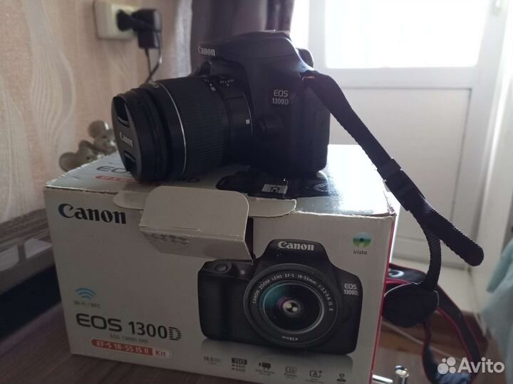 Зеркальный фотоаппарат Canon 1300d