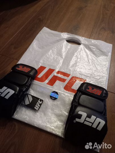 Перчатки UFC, Боксерские перчатки UFC