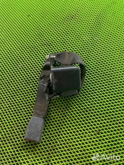 Ремень безопасности правый субару легаси B11